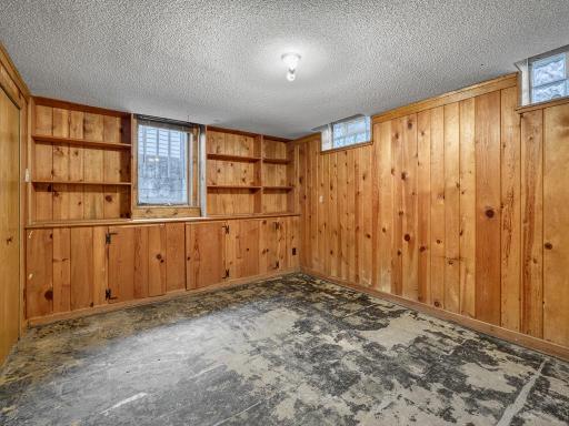 961 California Avenue W, Saint Paul, MN 55117