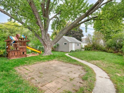 961 California Avenue W, Saint Paul, MN 55117