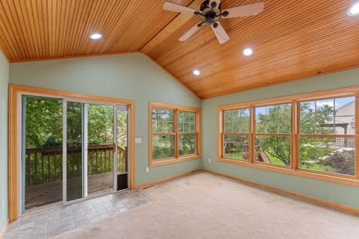 FOUR SEASON sunroom.