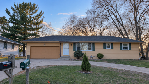 7516 Arthur Street NE, Fridley, MN 55432