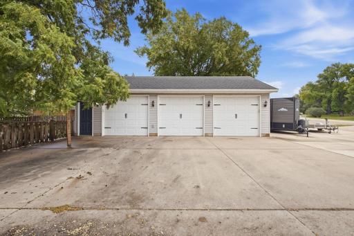 3- stall finished/heated garage!