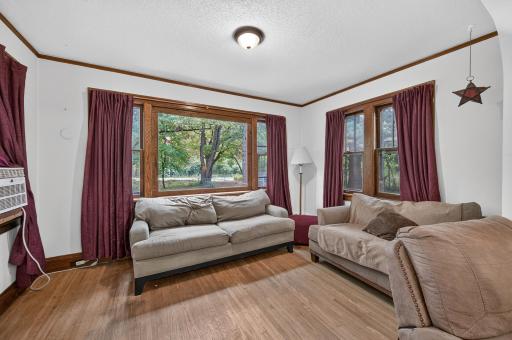 6382 Stillwater Boulevard N, Oakdale, MN 55128