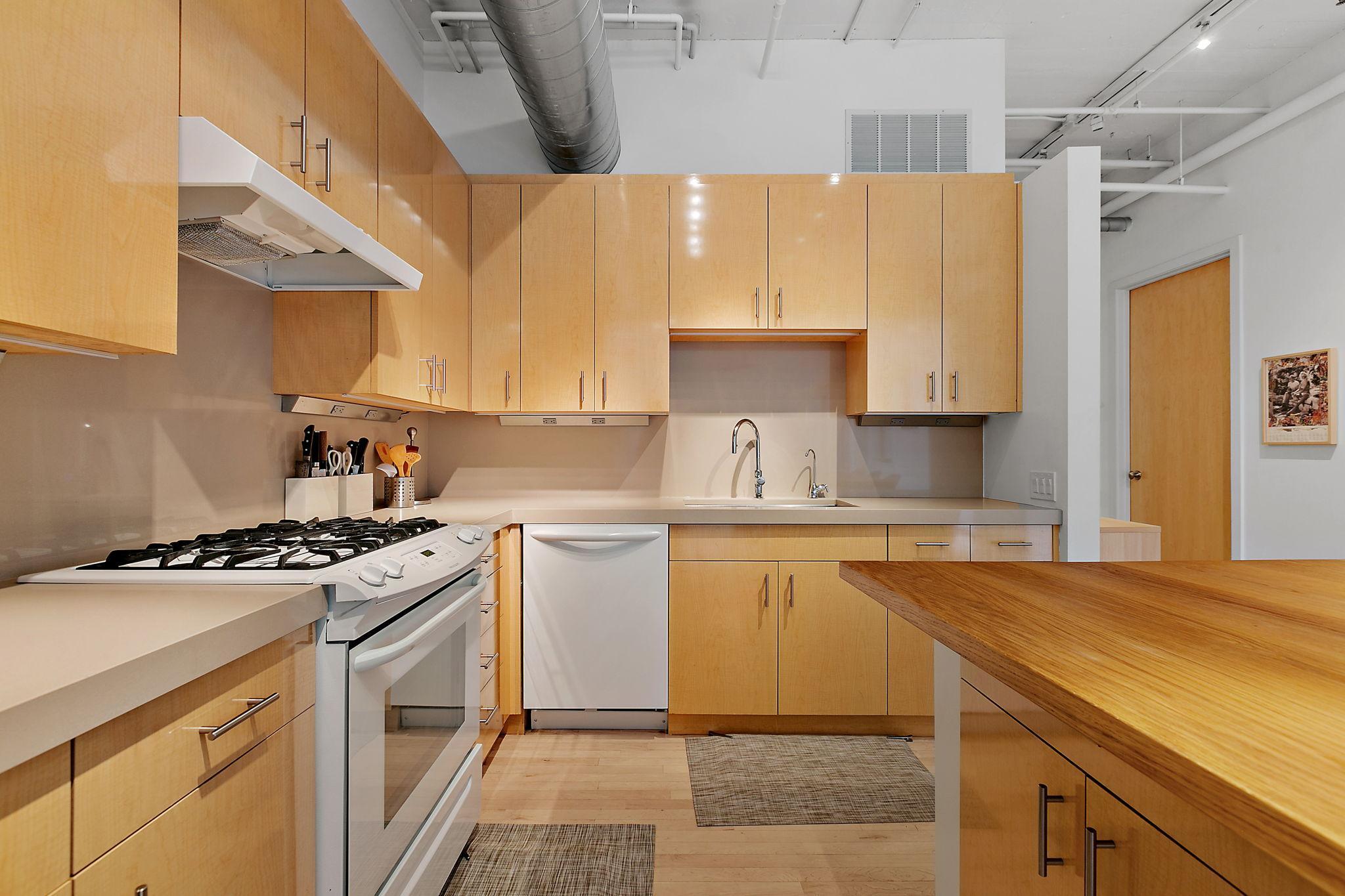 8-web-or-mls-290 Market 314-21.jpg