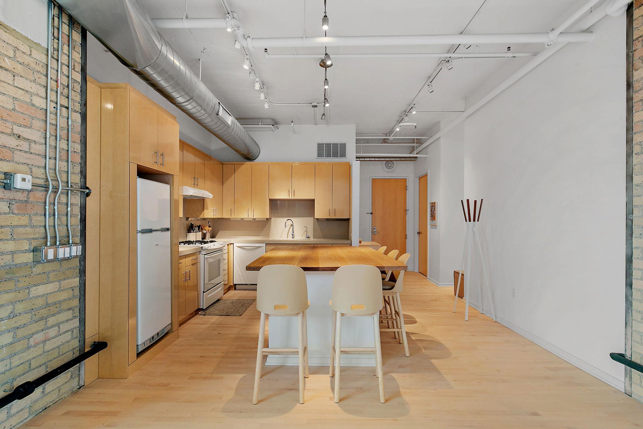 11-web-or-mls-290 Market 314-24.jpg