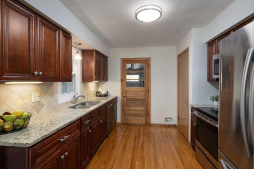 2837 Matilda Street, Roseville, MN 55113