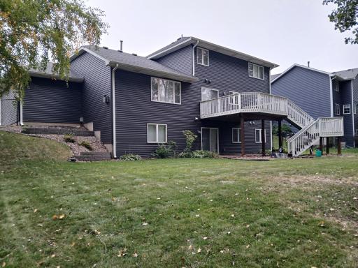 9040 Parkside Drive, Woodbury, MN 55125