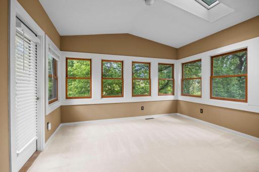 36-web-or-mls-15588 Canyon Ridge-74.jpg
