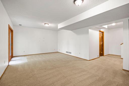 71-web-or-mls-15588 Canyon Ridge-289.jpg