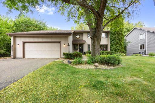 Photo for 15588 Canyon Ridge, Eden Prairie, MN 55347 - listing #7150894 15588 Canyon Ridge, Eden Prairie, MN 55347