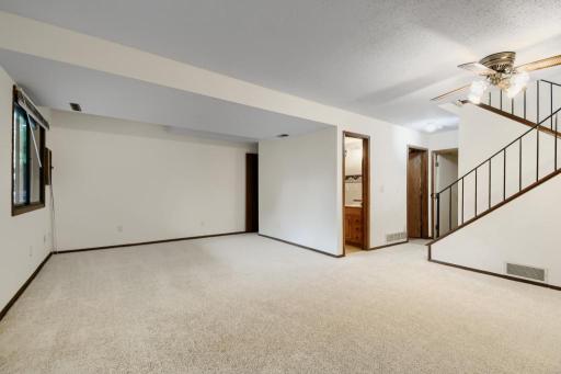 5409 Pompano Drive - MLS Sized - 019 - 19 Family Room.jpg