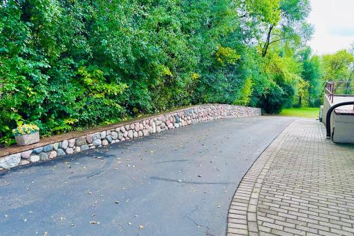 1009 River Terrace Drive, Bloomington, MN 55431