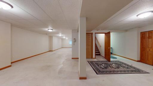 1009 River Terrace Drive, Bloomington, MN 55431