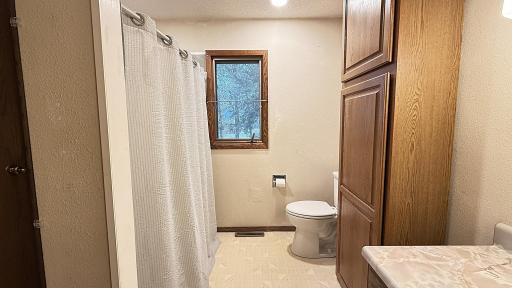 411 Chavis Drive, Hendricks, MN 56136