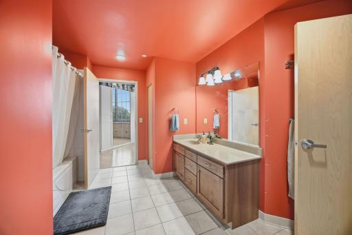 1901 E Hennepin Avenue, 303, Minneapolis, MN 55413