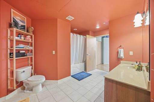 1901 E Hennepin Avenue, 303, Minneapolis, MN 55413