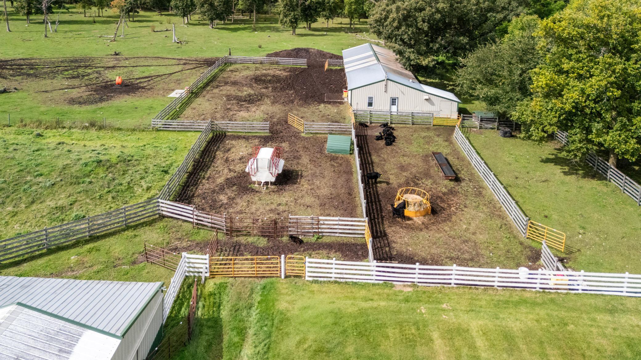 Gates and fenced areas for move-in ready farming use
