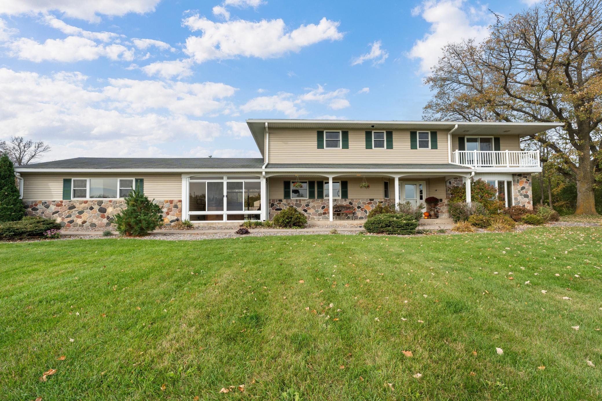 Front of home with great curb appeal