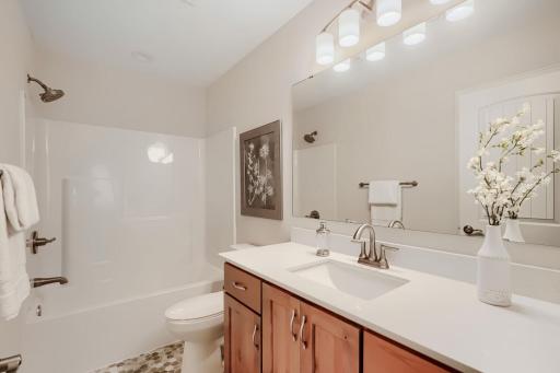 1225 136th St E - Web Quality - 021 - 21 Primary Bathroom.jpg