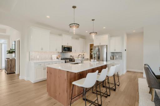 1225 136th St E - Web Quality - 015 - 15 Kitchen.jpg