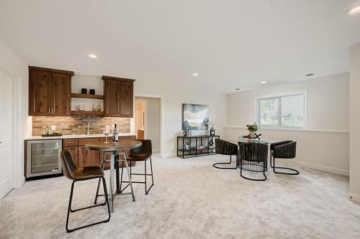 1225 136th St E - Web Quality - 013 - 13 Wet Bar - Family Room.jpg