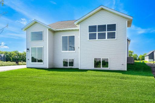 1225 136th St E - Web Quality - 005 - 05 Exterior Front.jpg