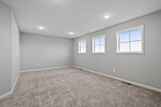 16586 Ulysses Street NW, Elk River, MN 55330