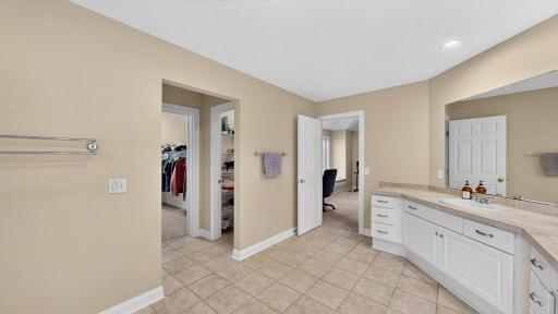 2042 Baihly Estates Lane SW, Rochester, MN 55902