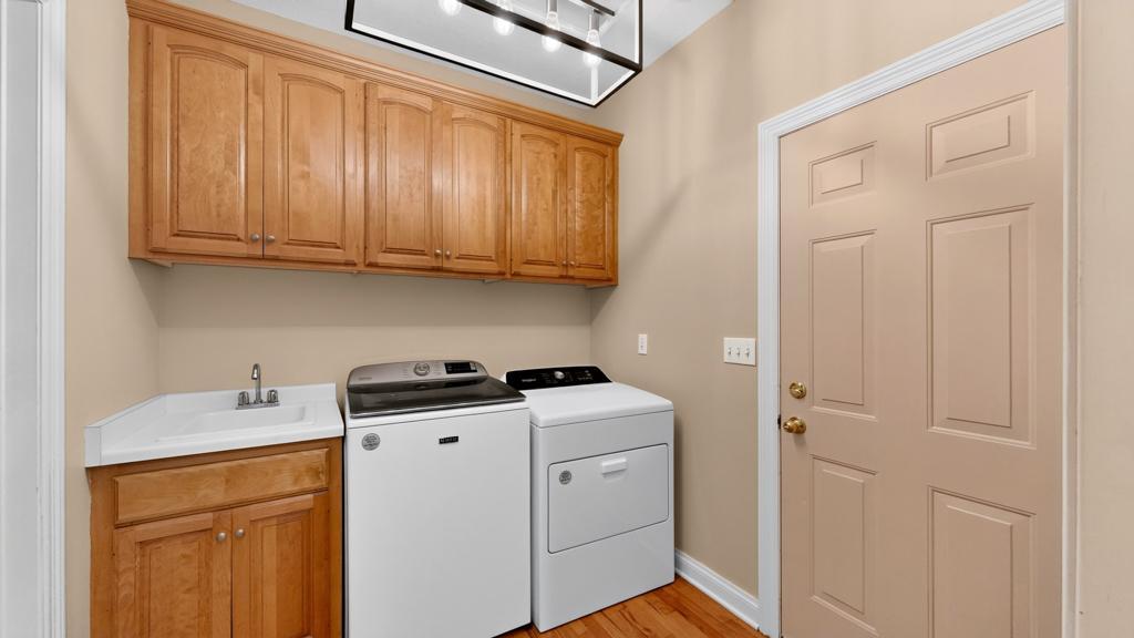 Laundry Main Floor
