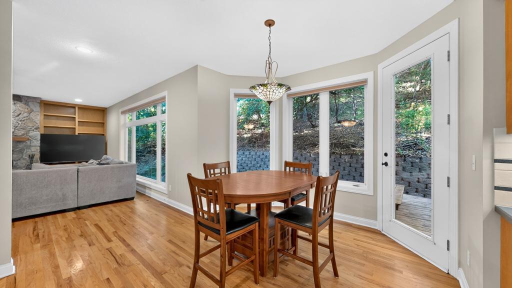 Eat In Kitchen / Breakfast Nook