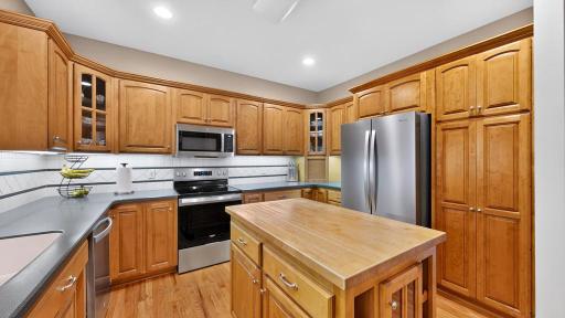 2042 Baihly Estates Lane SW, Rochester, MN 55902