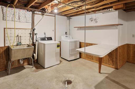 655 Mooers Avenue SE, Cokato, MN 55321