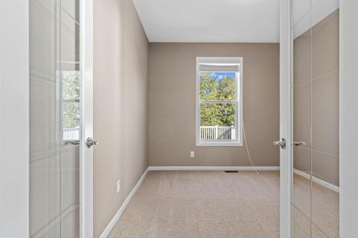626 Eastgate Parkway, Mahtomedi, MN 55115