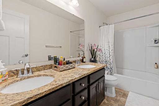 626 Eastgate Parkway, Mahtomedi, MN 55115