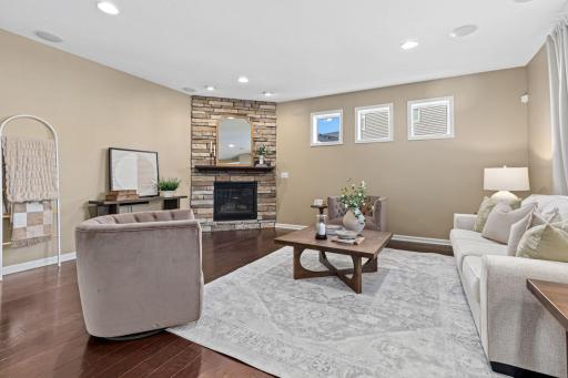626 Eastgate Parkway, Mahtomedi, MN 55115