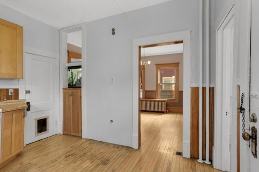 207 W 34th Street, Minneapolis, MN 55408