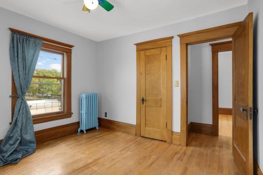 207 W 34th Street, Minneapolis, MN 55408