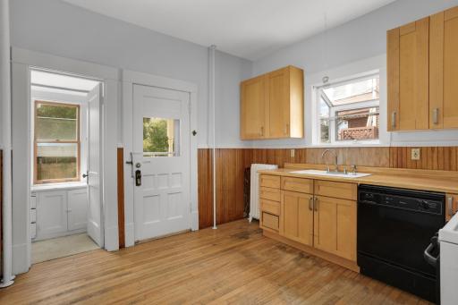207 W 34th Street, Minneapolis, MN 55408