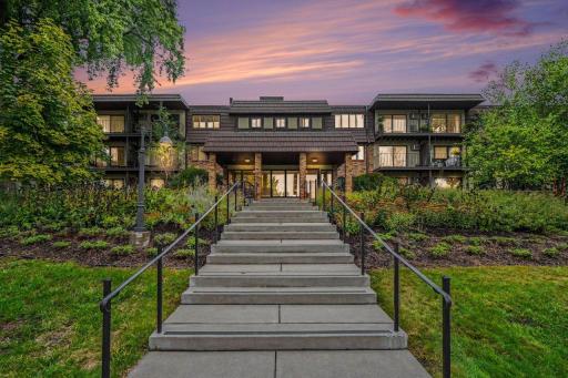 205 Barry Avenue S, 207, Wayzata, MN 55391