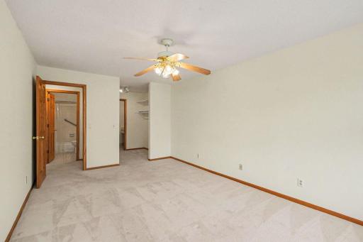 205 Barry Avenue S, 207, Wayzata, MN 55391