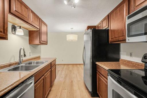 205 Barry Avenue S, 207, Wayzata, MN 55391