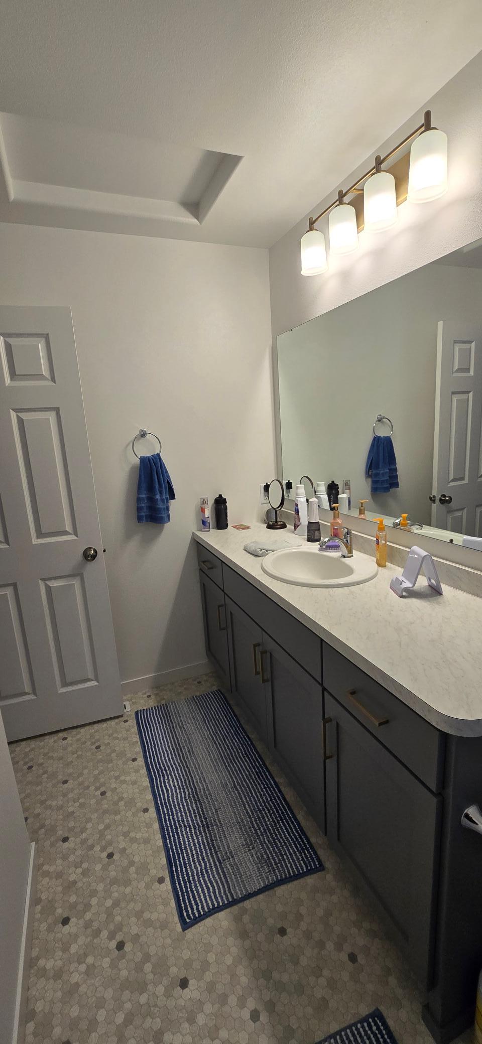 Mstr.bath....jpg