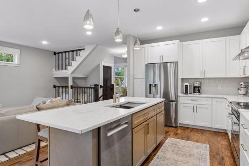 4716 Fairhills Road W, Minnetonka, MN 55345
