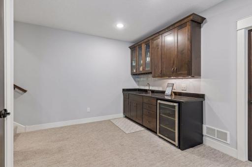 4716 Fairhills Road W, Minnetonka, MN 55345