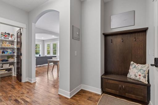 4716 Fairhills Road W, Minnetonka, MN 55345