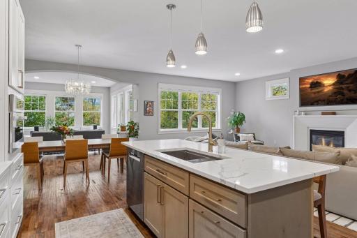4716 Fairhills Road W, Minnetonka, MN 55345