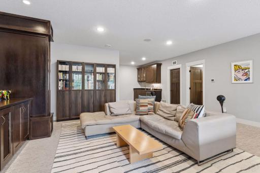 4716 Fairhills Road W, Minnetonka, MN 55345