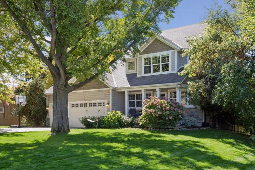 4716 Fairhills Road W, Minnetonka, MN 55345