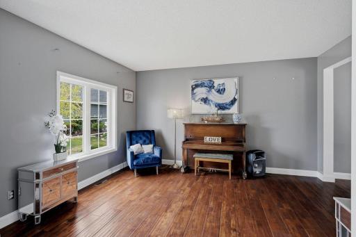 237 Adam Circle, Carver, MN 55315