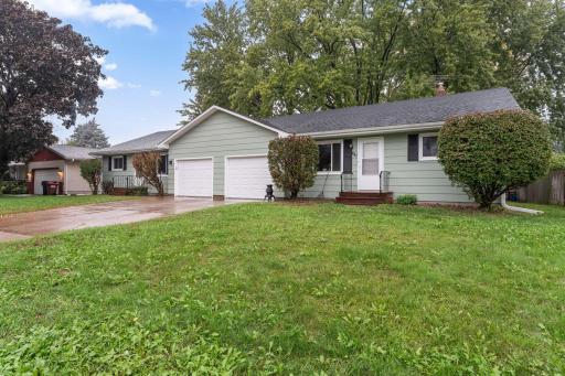 441 Skillman Avenue E, Maplewood, MN 55117