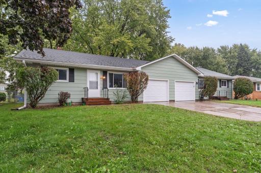 441 Skillman Avenue E, Maplewood, MN 55117